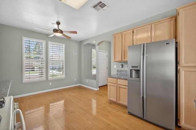 9393 Canmoor Cir, Elk Grove, CA 95758