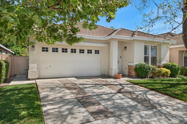 9393 Canmoor Cir, Elk Grove, CA 95758