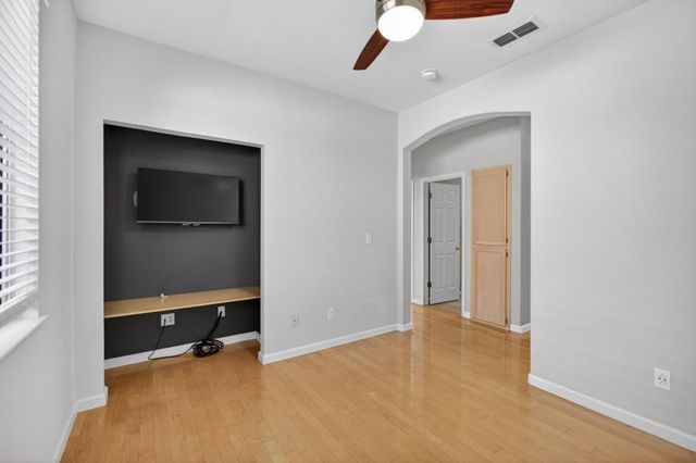 9393 Canmoor Cir, Elk Grove, CA 95758