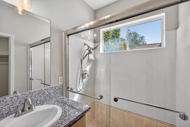 9393 Canmoor Cir, Elk Grove, CA 95758