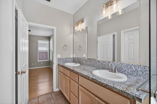 9393 Canmoor Cir, Elk Grove, CA 95758