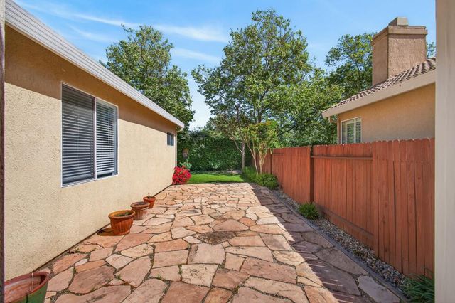 9393 Canmoor Cir, Elk Grove, CA 95758