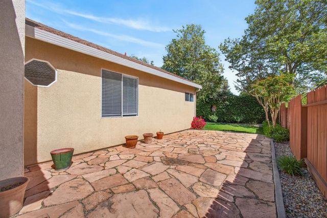 9393 Canmoor Cir, Elk Grove, CA 95758