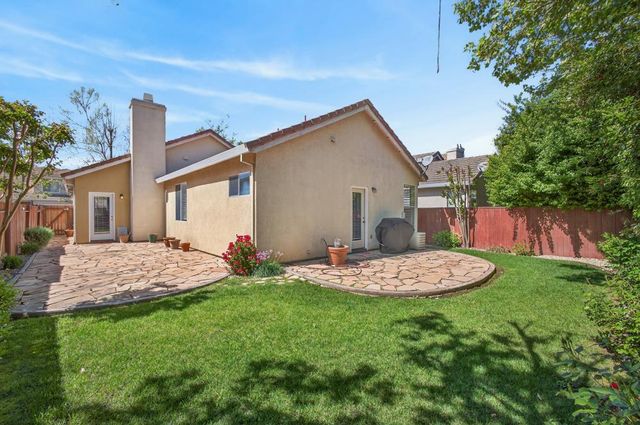 9393 Canmoor Cir, Elk Grove, CA 95758
