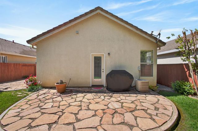 9393 Canmoor Cir, Elk Grove, CA 95758