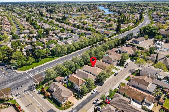 9393 Canmoor Cir, Elk Grove, CA 95758