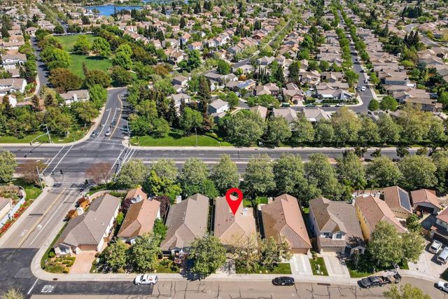 9393 Canmoor Cir, Elk Grove, CA 95758