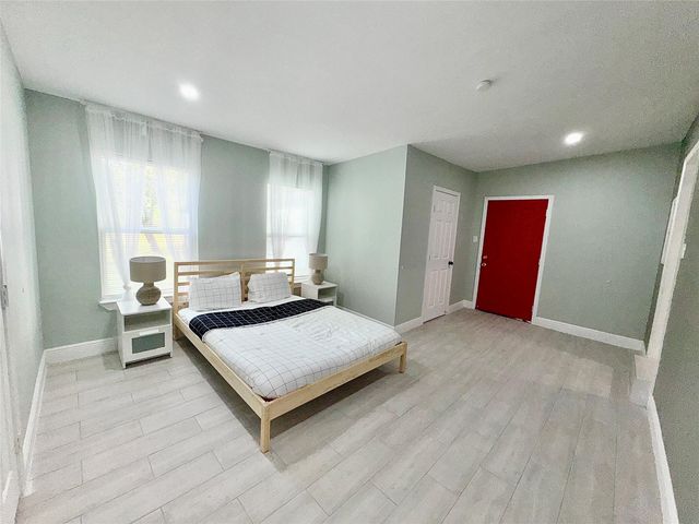 7135 Cayton Street, Houston, TX 77061