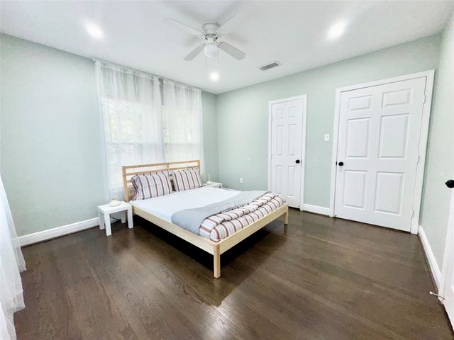 7135 Cayton Street, Houston, TX 77061