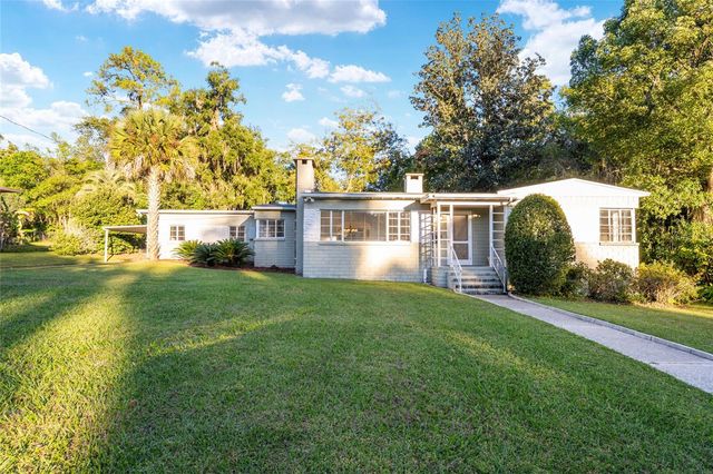 1067 SW 11TH TERRACE, Gainesville, FL 32601