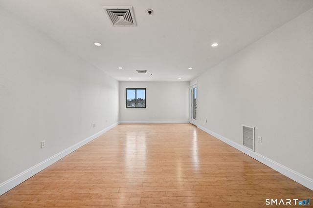 1633 Washington Boulevard APT 6D, Stamford, CT 06902