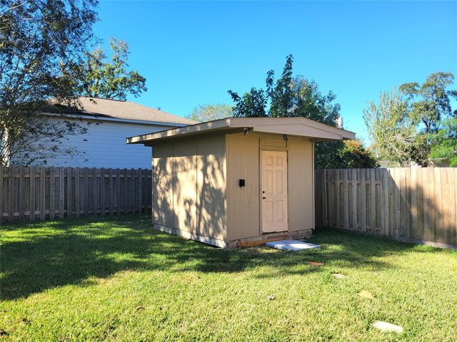 1835 Pembrook Circle, Conroe, TX 77301