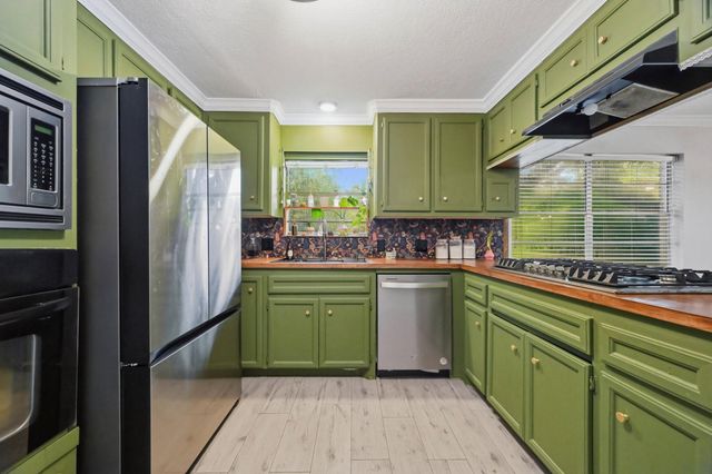 15810 Acapulco Drive, Jersey Village, TX 77040