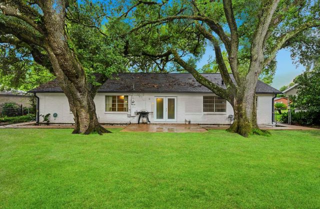 15810 Acapulco Drive, Jersey Village, TX 77040