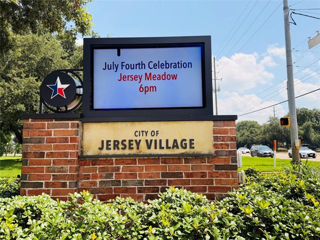 15810 Acapulco Drive, Jersey Village, TX 77040