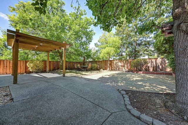 6924 Copper Glen Cir, Roseville, CA 95678