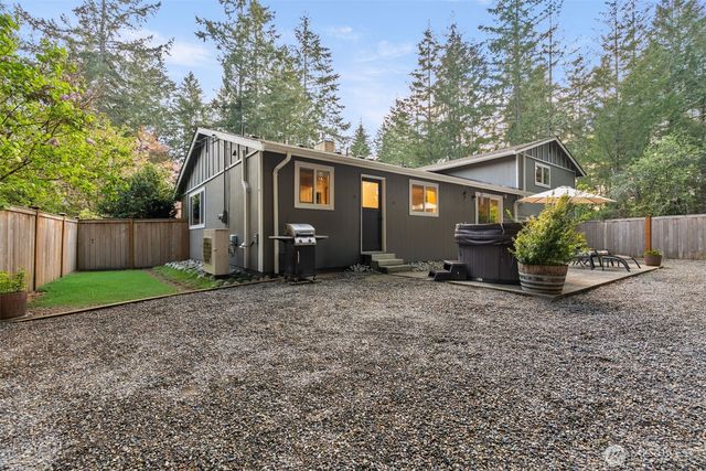 7041 67th Street NW, Gig Harbor, WA 98335