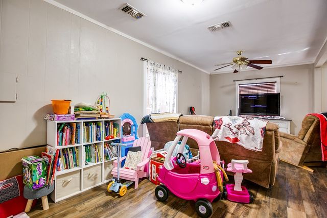 406 Largent Avenue, Ballinger, TX 76821