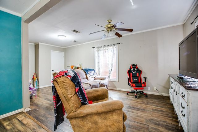 406 Largent Avenue, Ballinger, TX 76821