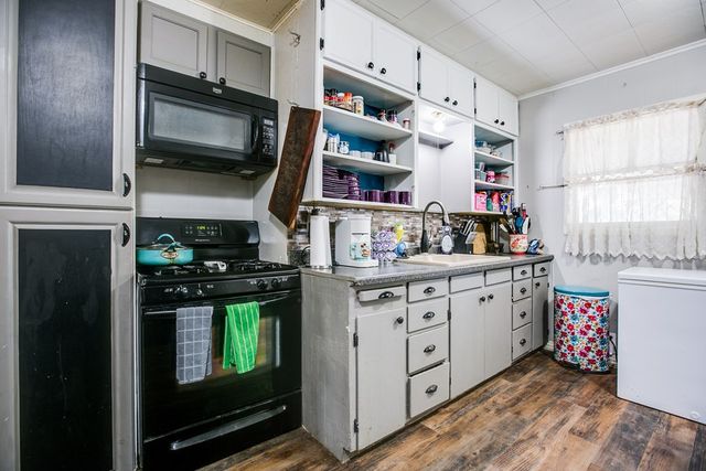 406 Largent Avenue, Ballinger, TX 76821