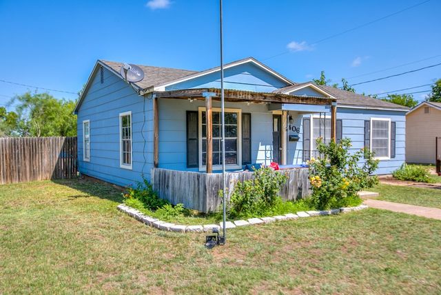 406 Largent Avenue, Ballinger, TX 76821