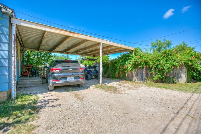 406 Largent Avenue, Ballinger, TX 76821