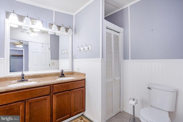 18 ORIOLE CIR, Felton, PA 17322