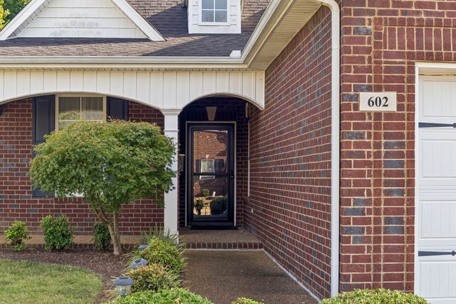 602 Indian Ridge Cir, White House, TN 37188