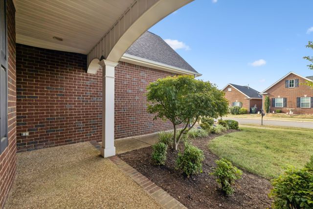 602 Indian Ridge Cir, White House, TN 37188