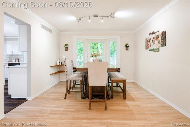 425 Cherry Grove Lane, Walled Lake, MI 48390