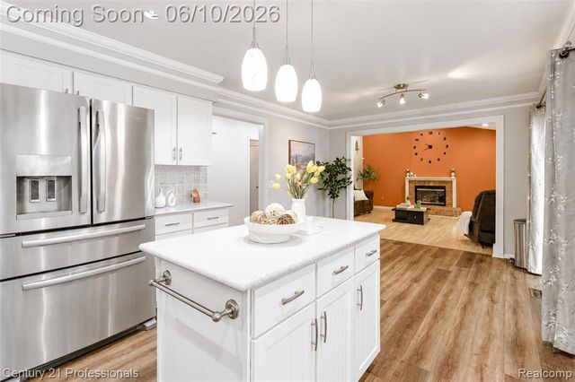 425 Cherry Grove Lane, Walled Lake, MI 48390