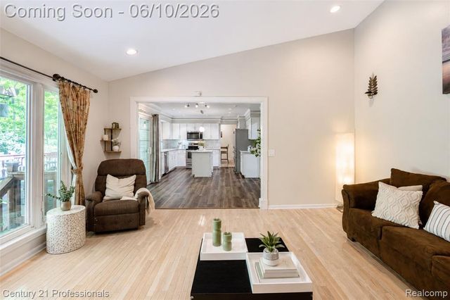 425 Cherry Grove Lane, Walled Lake, MI 48390
