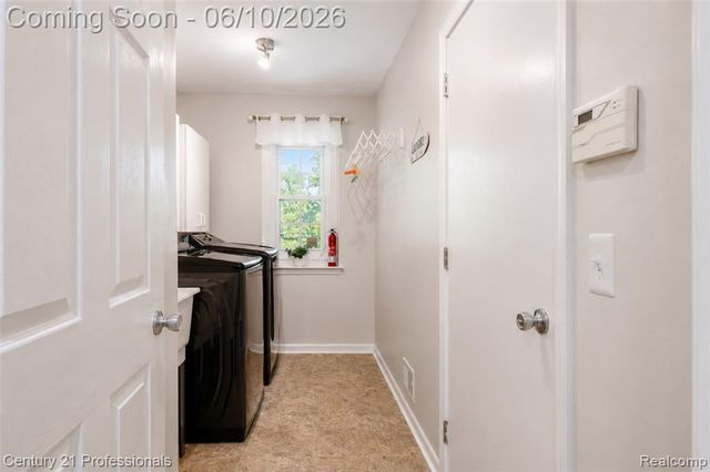 425 Cherry Grove Lane, Walled Lake, MI 48390