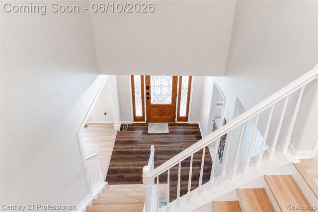 425 Cherry Grove Lane, Walled Lake, MI 48390