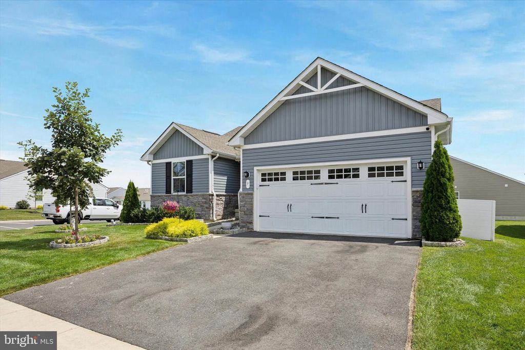 7 SENATORS WAY, Berlin, NJ 08009