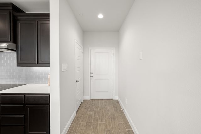 656 Sandiford Court, Mansfield, TX 76063
