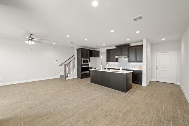 656 Sandiford Court, Mansfield, TX 76063