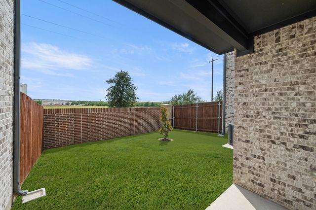 656 Sandiford Court, Mansfield, TX 76063