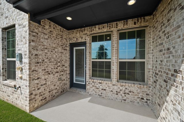 656 Sandiford Court, Mansfield, TX 76063