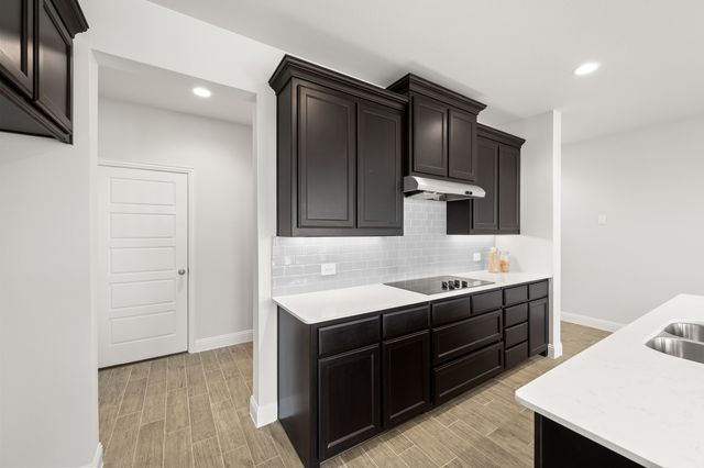 656 Sandiford Court, Mansfield, TX 76063