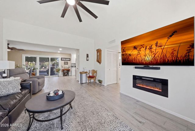 9714 W BROKENSTONE Drive, Sun City, AZ 85351