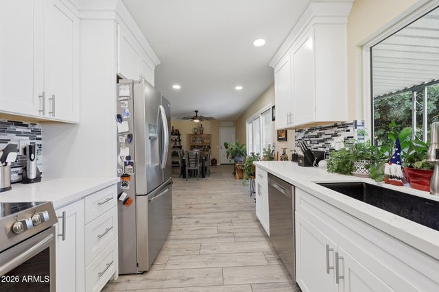 9714 W BROKENSTONE Drive, Sun City, AZ 85351