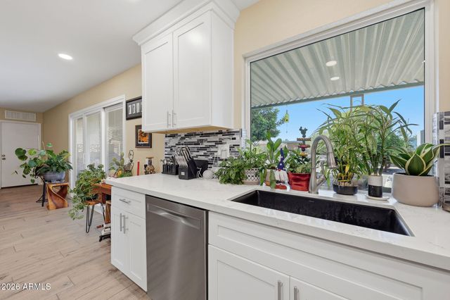 9714 W BROKENSTONE Drive, Sun City, AZ 85351