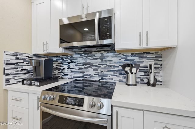 9714 W BROKENSTONE Drive, Sun City, AZ 85351
