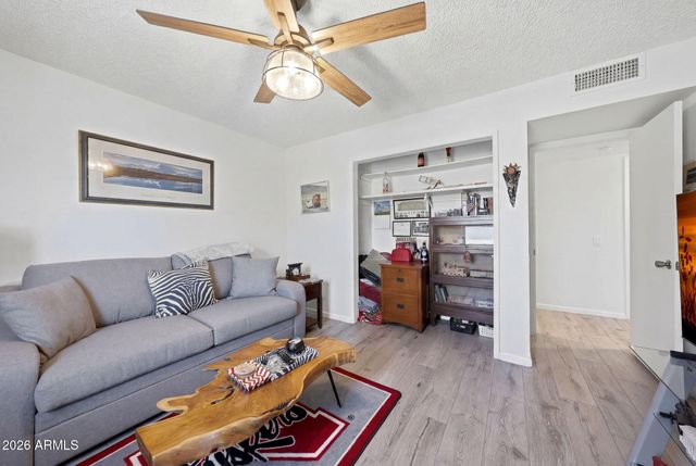 9714 W BROKENSTONE Drive, Sun City, AZ 85351