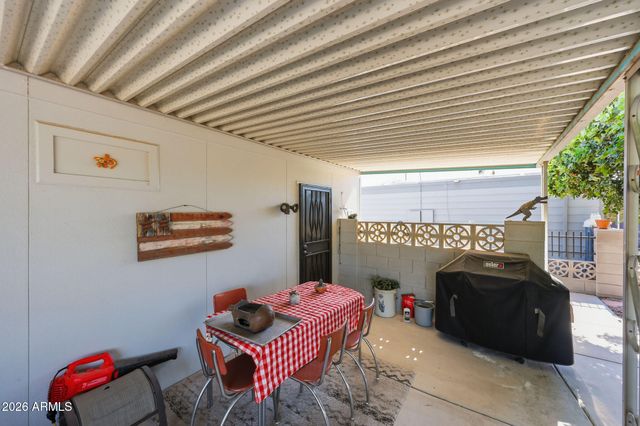 9714 W BROKENSTONE Drive, Sun City, AZ 85351