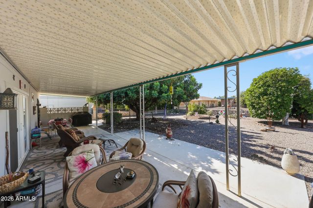 9714 W BROKENSTONE Drive, Sun City, AZ 85351