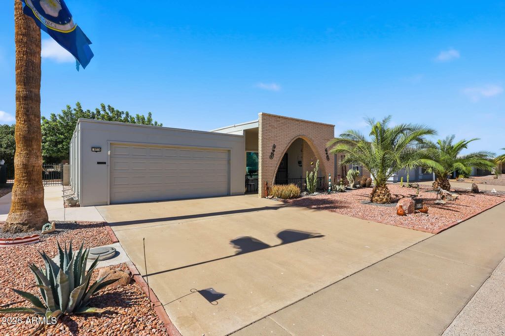9714 W BROKENSTONE Drive, Sun City, AZ 85351