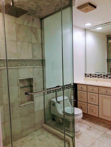1108 castilian Court 211, Glenview, IL 60025