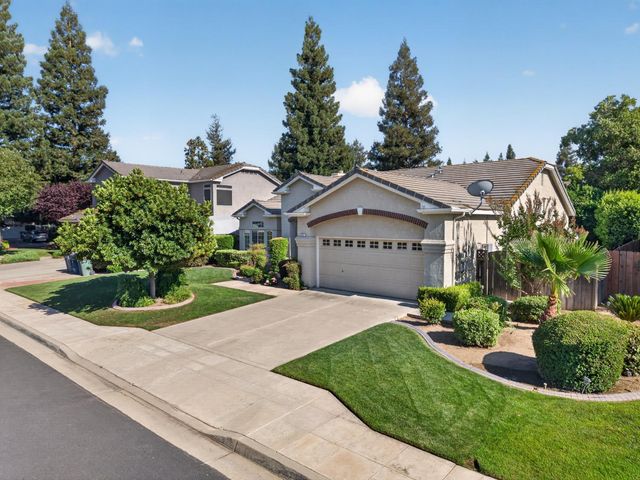 2554 Twain Avenue, Clovis, CA 93611